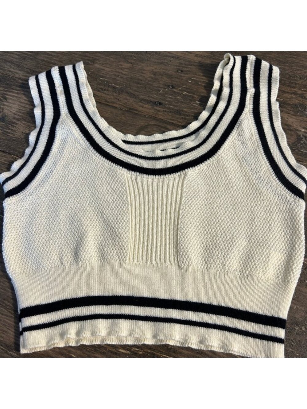 Sweater Vest Size Small Cropped Fitted Black & Off White NWOT - Picture 2 of 4